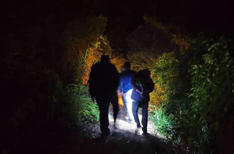 老人深山走失6天,老人上山走失