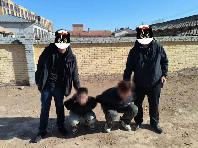 女子持械打砸多辆车,女子持械打砸多辆车视频